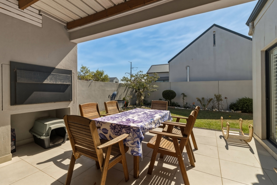 3 Bedroom Property for Sale in Aan de Wijnlanden Western Cape